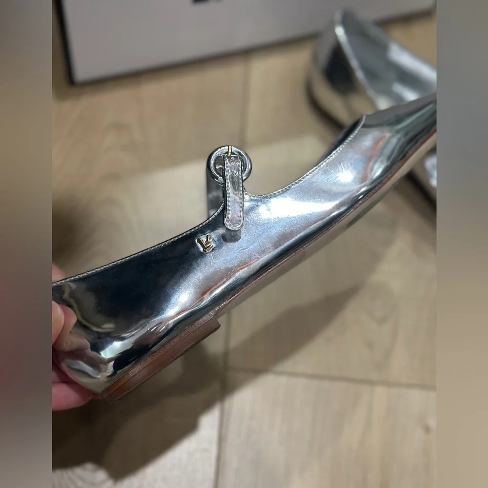 Larroude Blair Ballet Flat In Silver Specchio size 7.5. Preowned in box - Picture 3 of 10